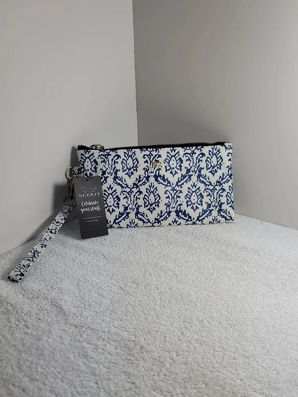 Scout  THE BLUE HOUR Blue and White Patterned Wristlet -NWT